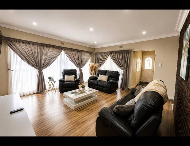 3 BEDROOM HOUSE FOR SALE IN THREE RIVERS EAST